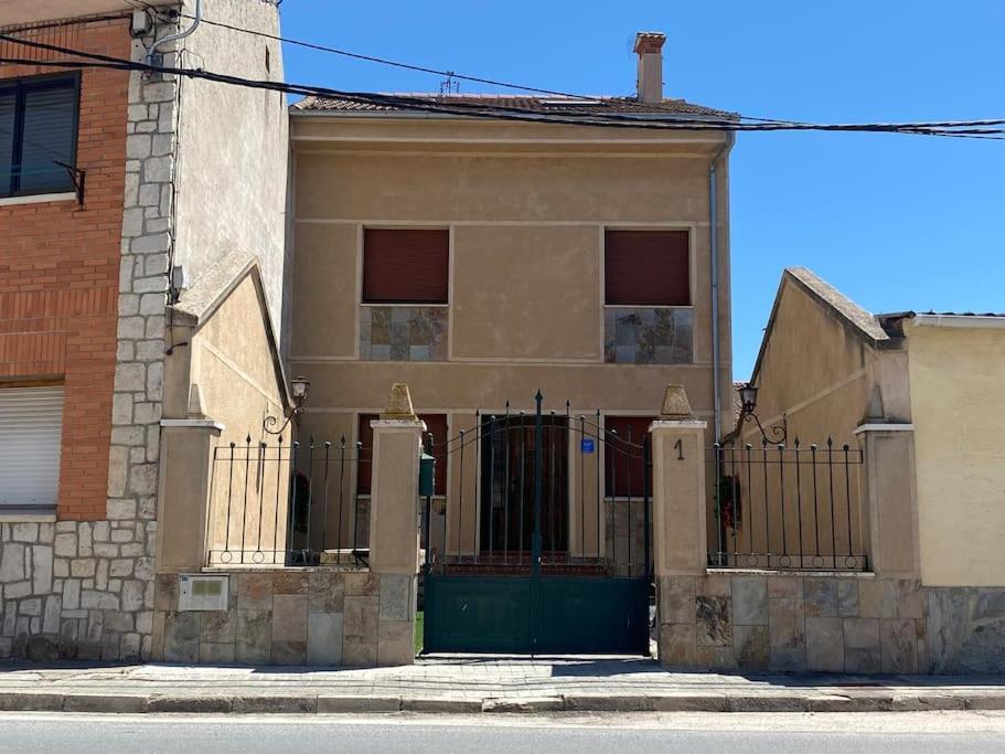 הוילה Mozoncillo Casa Gonzalez מראה חיצוני תמונה